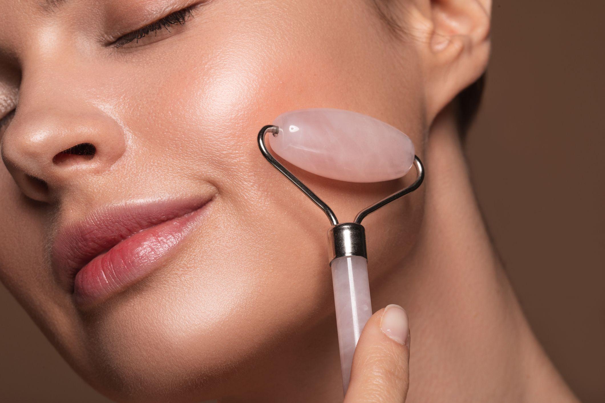 How Facial Massage⁣ Tools Transform ‌Your Well-being