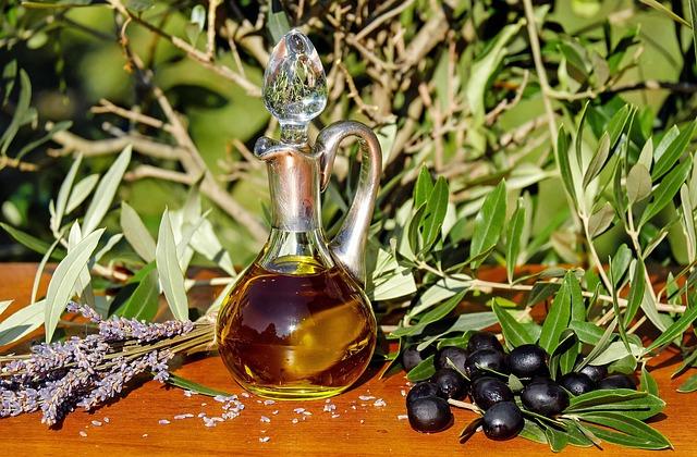Harnessing⁣ Balance: How⁣ Lapis Oil Calms and Restores complexion