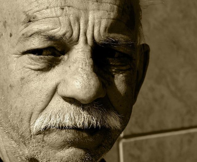 Empowering Independence: How⁤ GPS Trackers ⁤Enhance Senior ⁤Safety